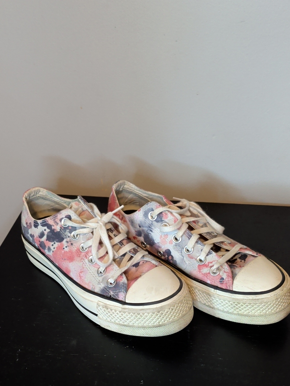 Converse Low-Top Watercolor Print Canvas Platform Sneakers in Pink and Blue